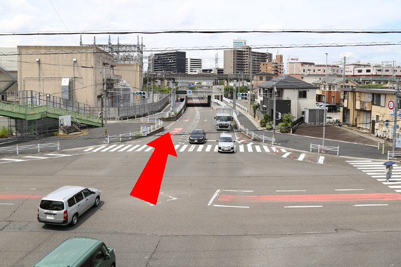 清須市西枇杷島町交差点を直進